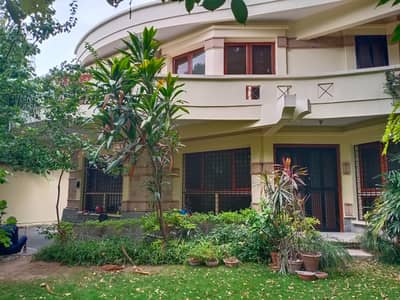 1,000 Sq. Yards House for Rent F-6, Islamabad Prime Location | Large Front Lawn | Beautiful Green Space