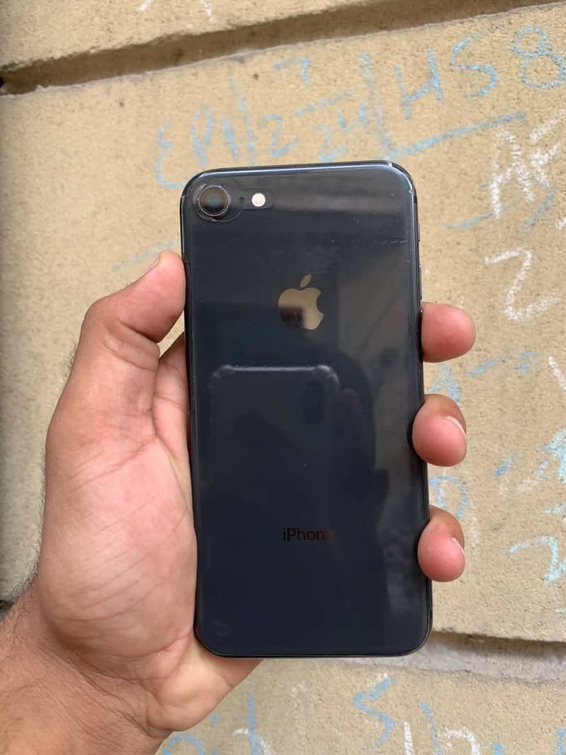 Apple iPhone 8 1