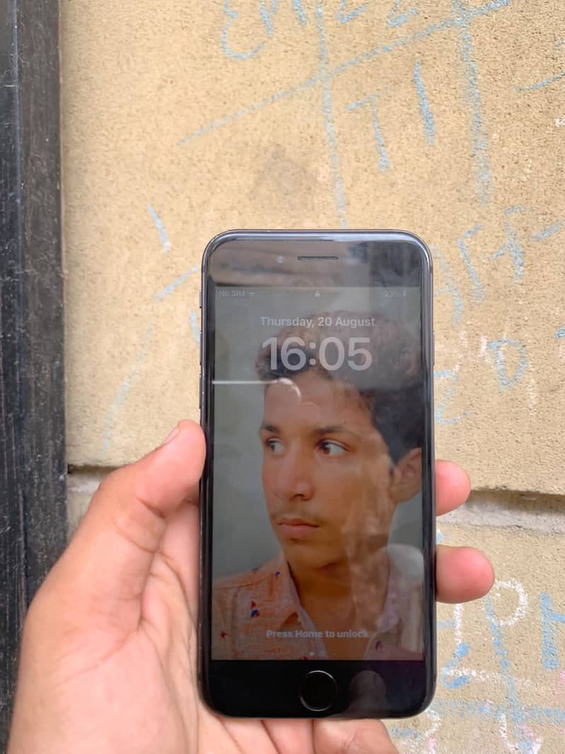 Apple iPhone 8 5