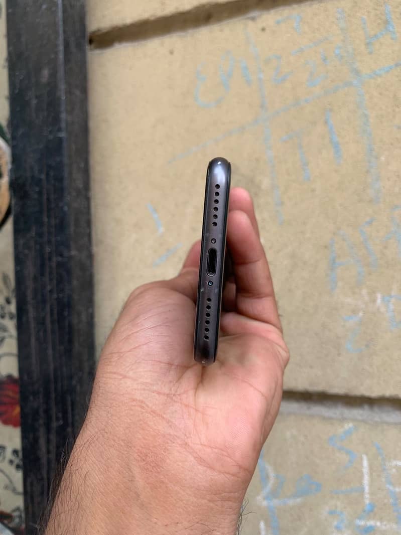 Apple iPhone 8 6