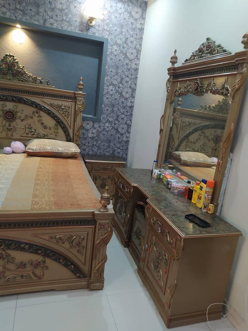complete bed set 0