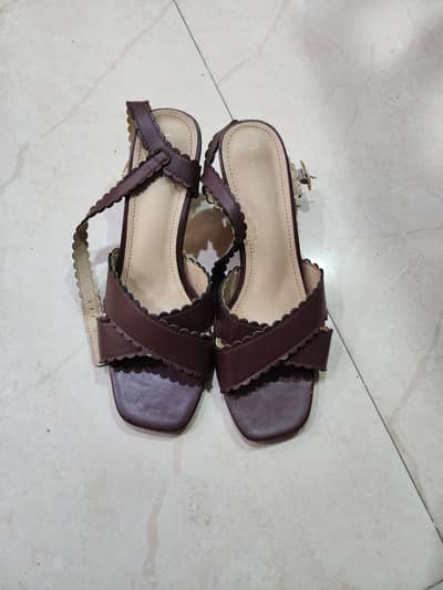 Multiple Women's Heels 9/40
