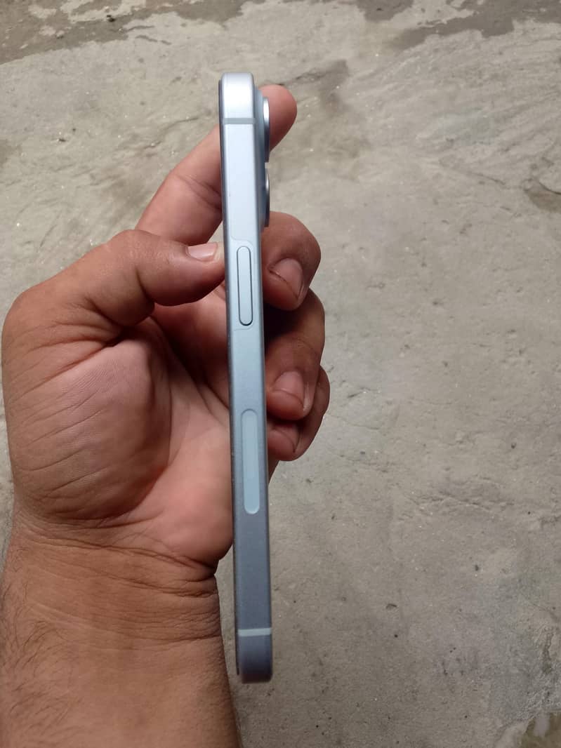 Apple iPhone 15 2