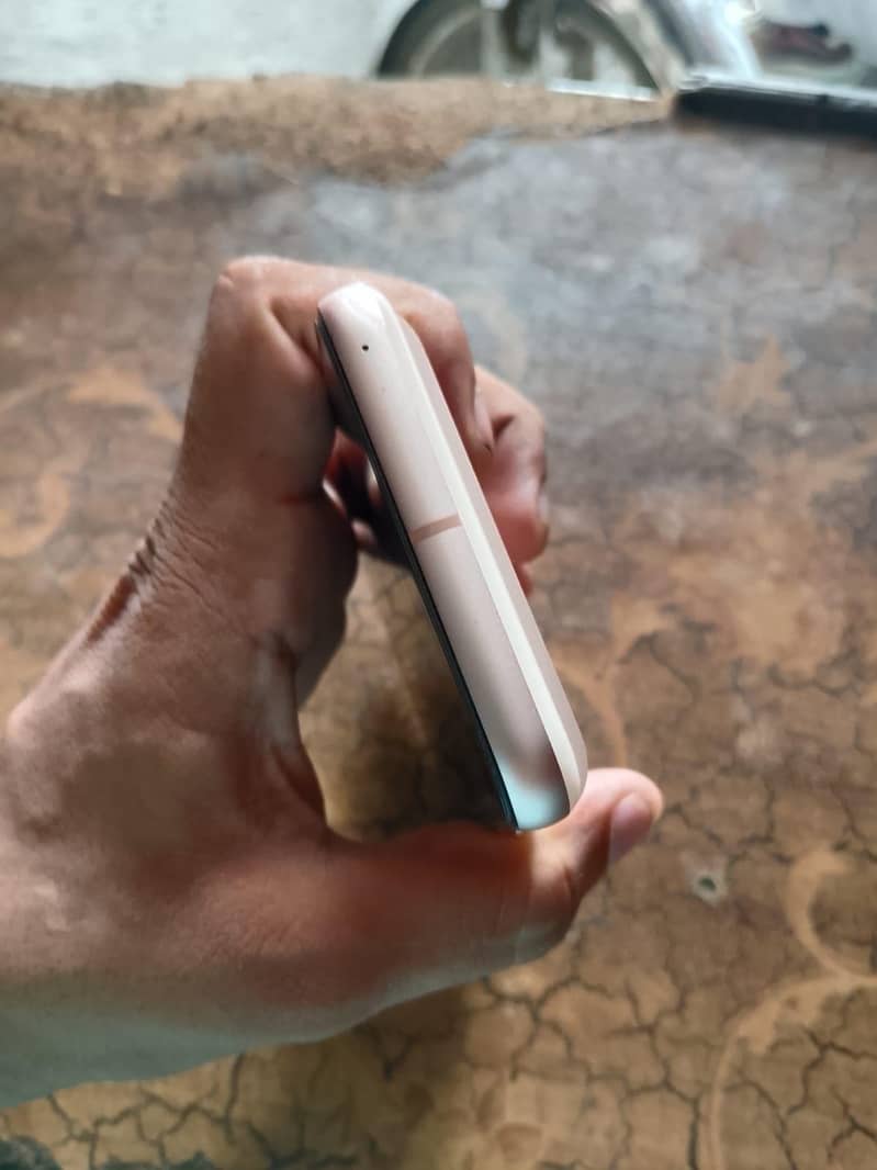 Google Pixel 8 2