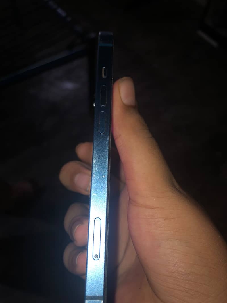 Apple iPhone 13 2