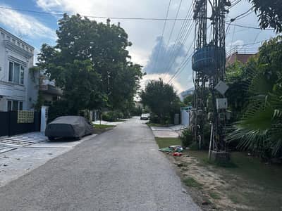 10 marla slightly used house for sale in Defence phase 3