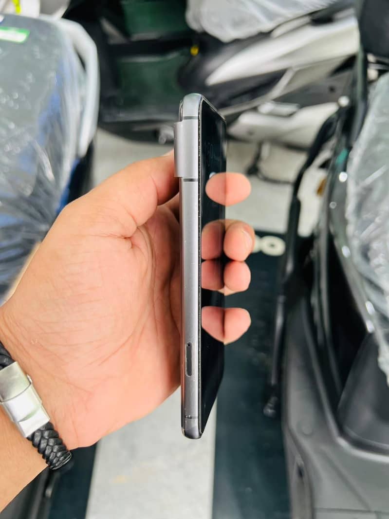 Google Pixel 8 2