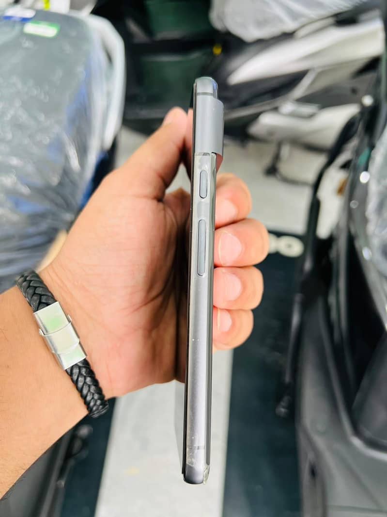 Google Pixel 8 5