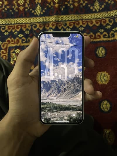 Apple iPhone 13
