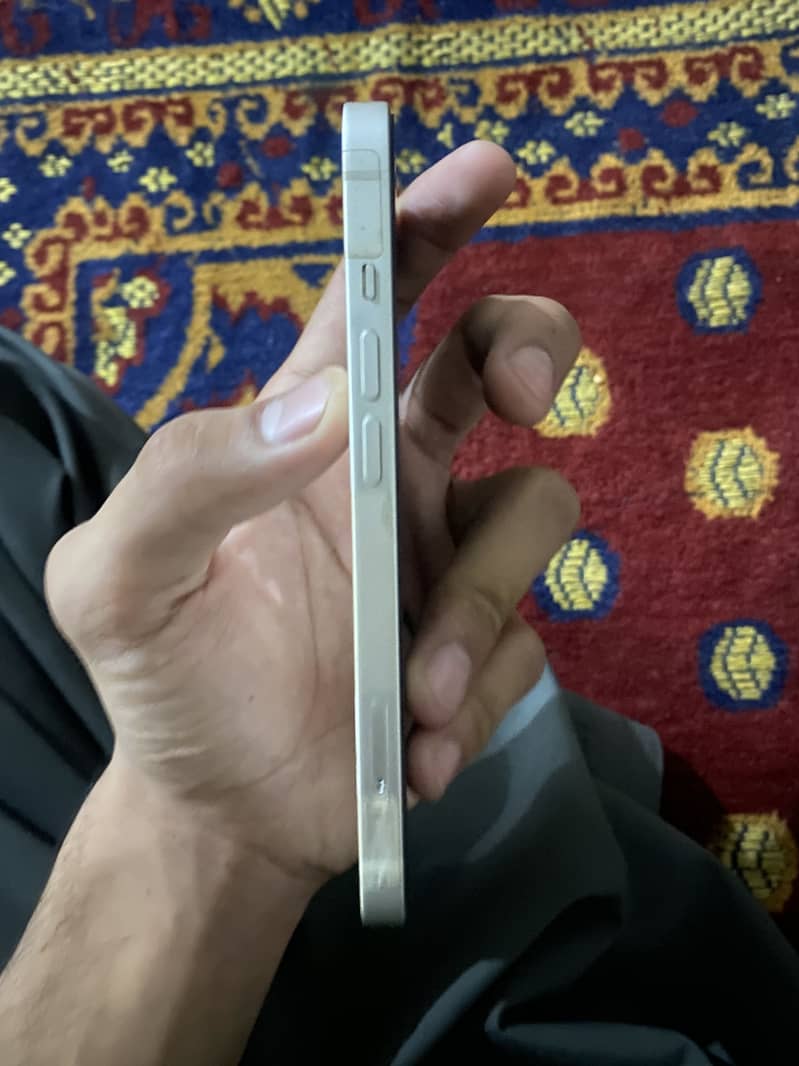 Apple iPhone 13 2