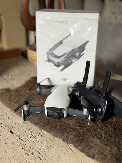 Dji mavic Air 10/10 condition like new full box