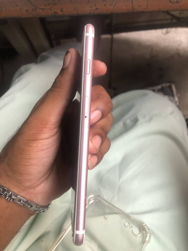 Apple iPhone 6S Plus 2