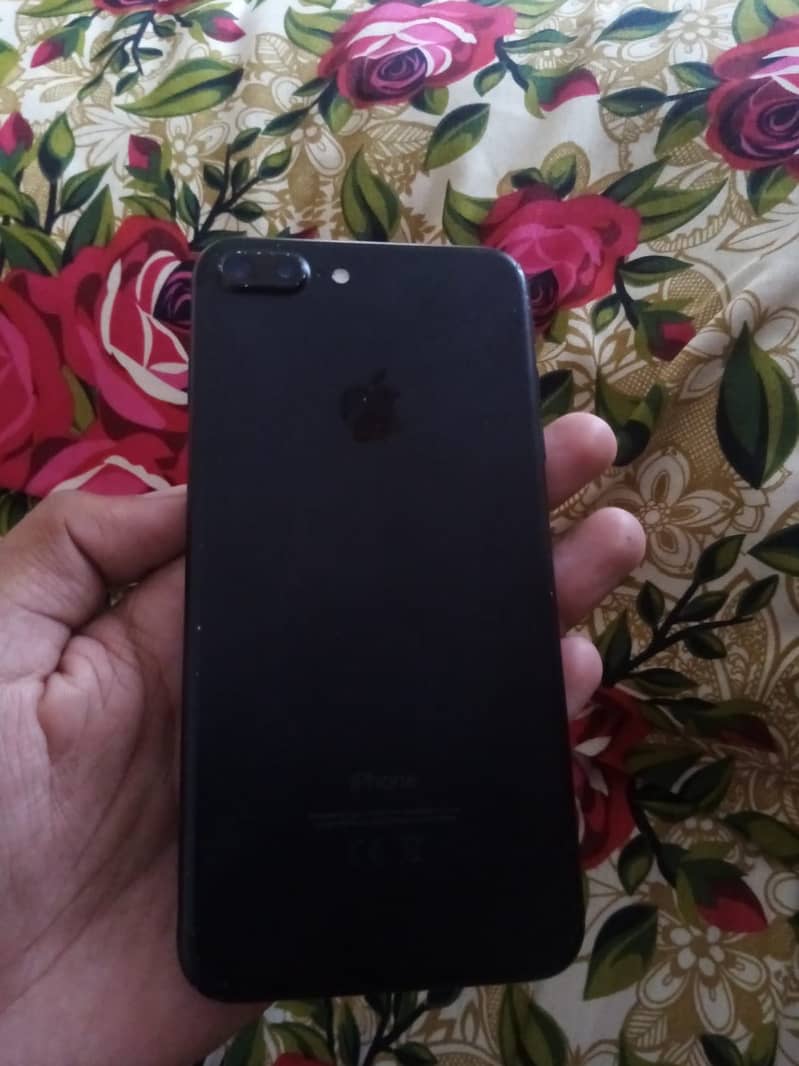 Apple iPhone 7 Plus 1