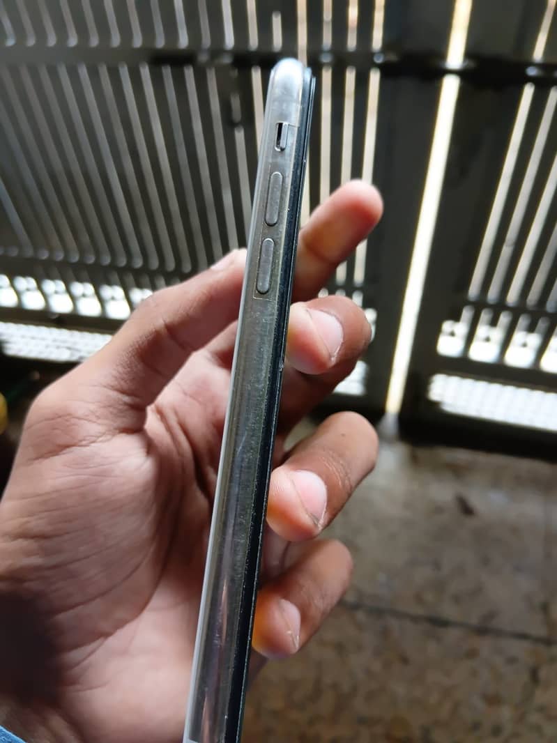 Apple iPhone X 2