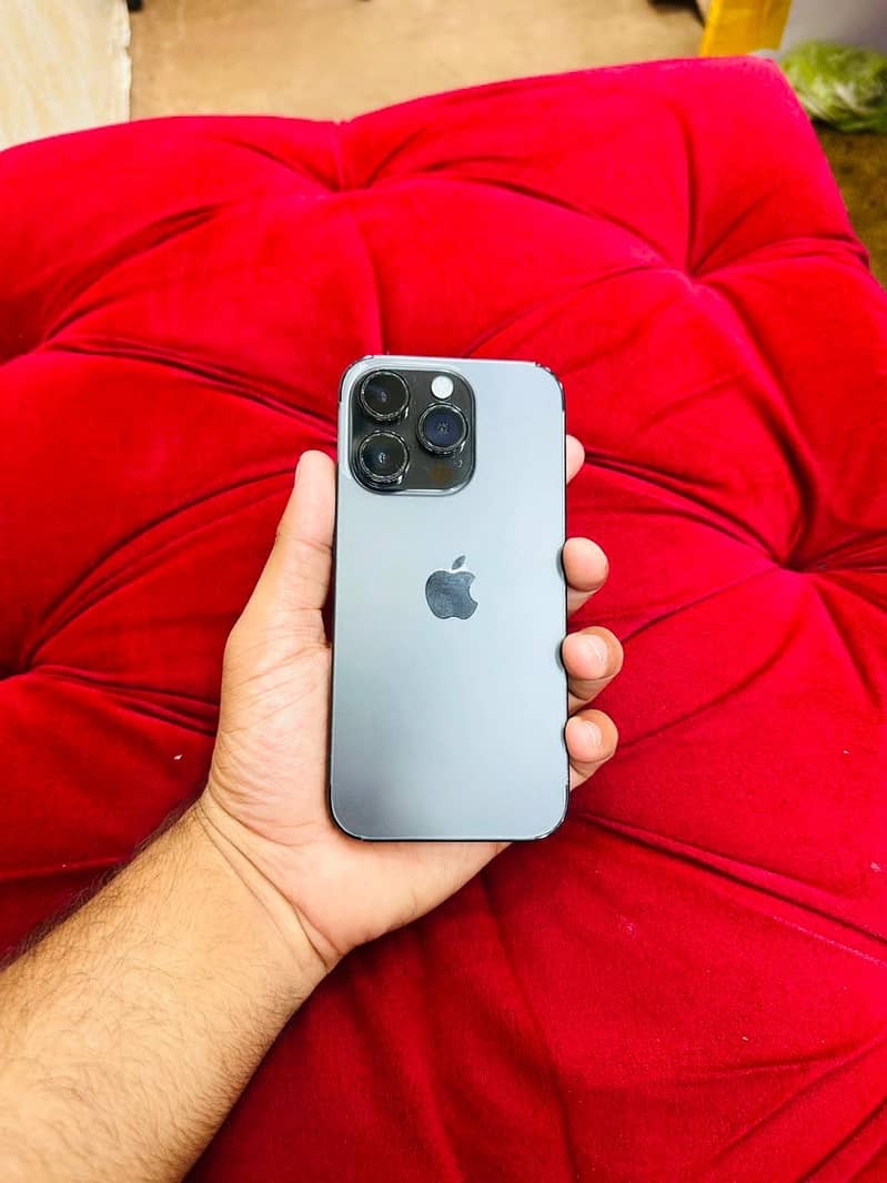 Apple iPhone 14 Pro 1