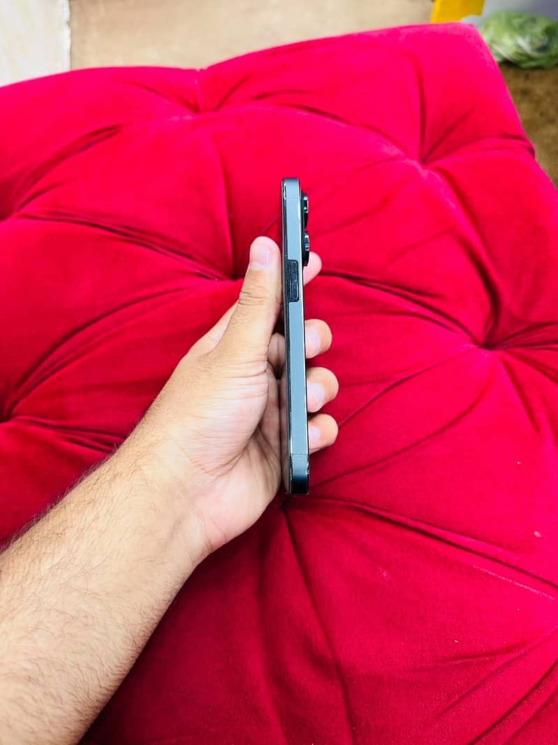 Apple iPhone 14 Pro 4