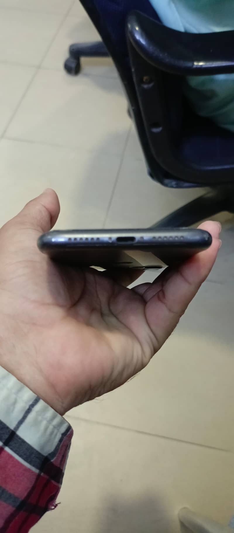 Apple iPhone 11 4
