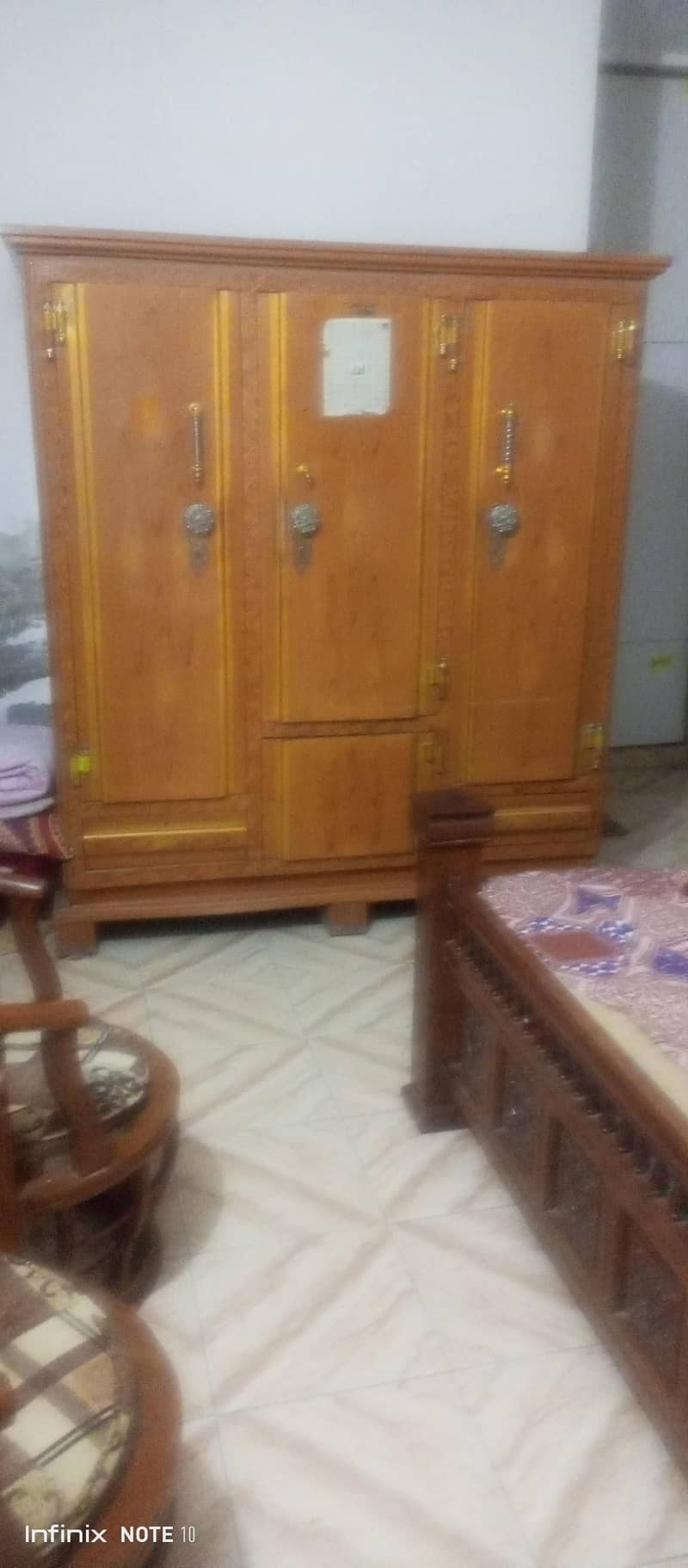 wardrobe 0