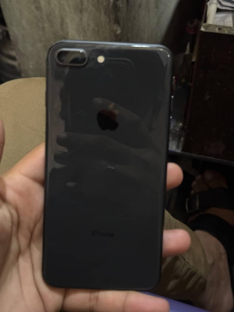 Apple iPhone 8 Plus 0