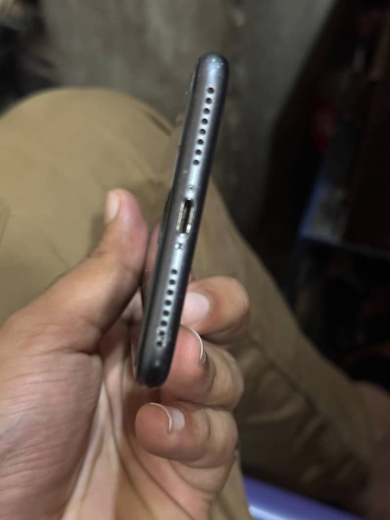 Apple iPhone 8 Plus 3
