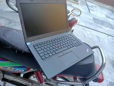 Lenovo Thinkpad core i5 7th generation 8gb ram DDR4 4hr battery