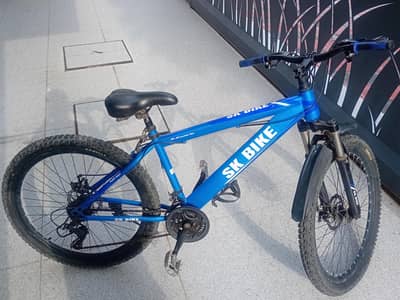 Almost New Blue Mountain Bike – Geared & Ready to Ride!