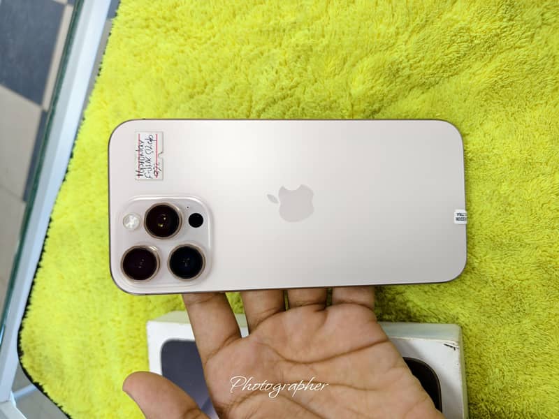 Apple iPhone 16 Pro Max 5