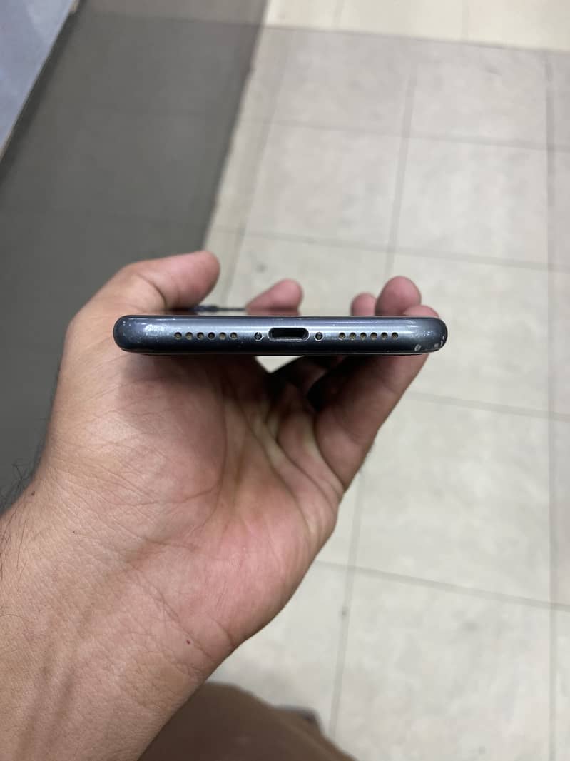 Apple iPhone 11 2