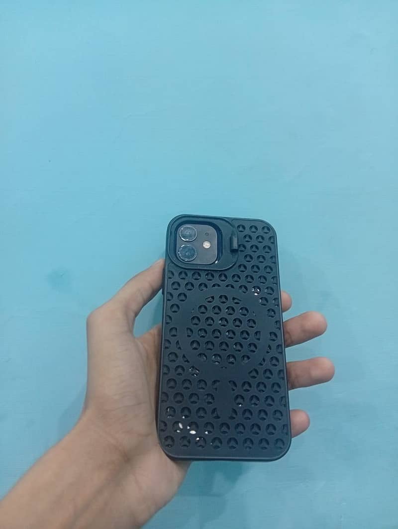 Apple iPhone 12 1