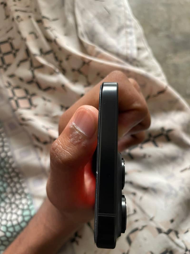 iphone 16 pro max 3