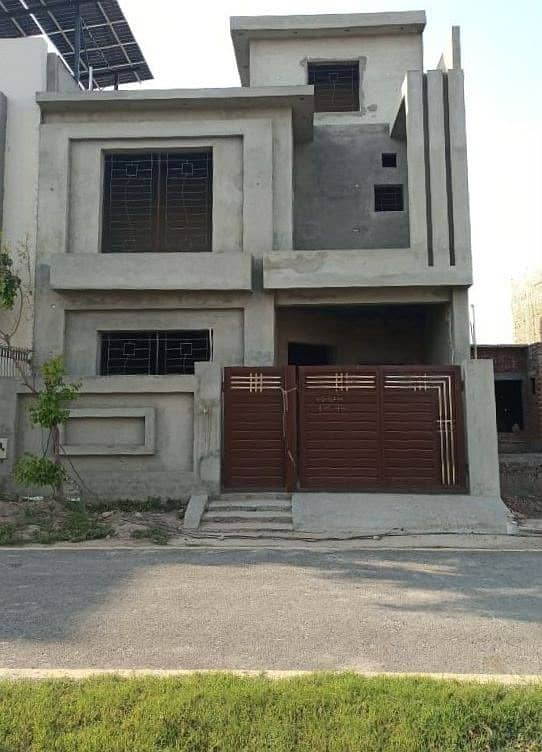 Solid Owner Build Grey Structure Good Acomodation 0