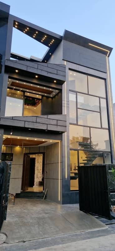 Elegent, Lavish 5 Marla With Modern Elevation