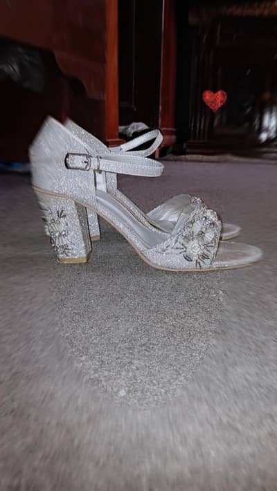 Just one time used in Good condition . like new with no defect