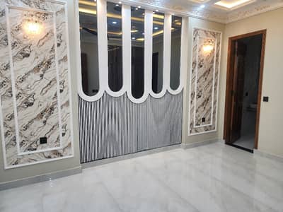 Elegent House Wide Parking Garrage Near School,Market 5 Marla House ,Owner Build