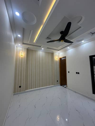 5 Marla Beautiful Upper Portion With 3 Beds Available For Rent