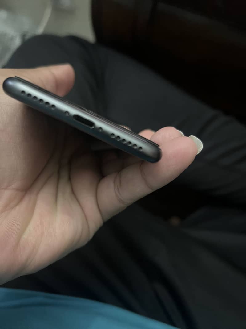 Apple iPhone 8 3
