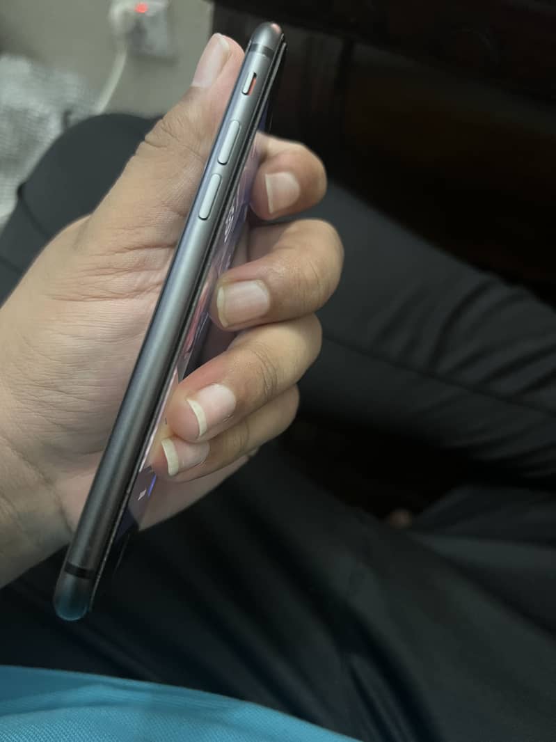 Apple iPhone 8 5