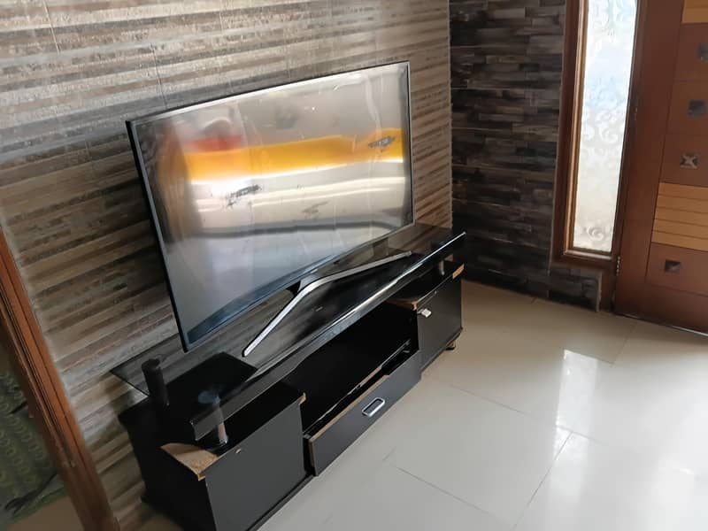 lcd tv 2