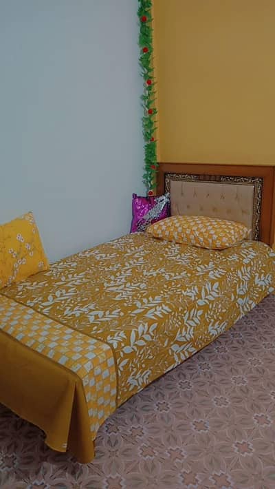 cushion bed  clour gold and light offwhite