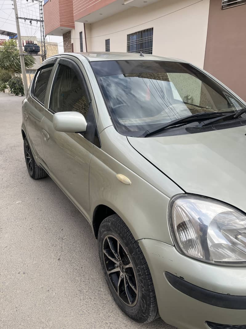 Vitz 2001 model 4