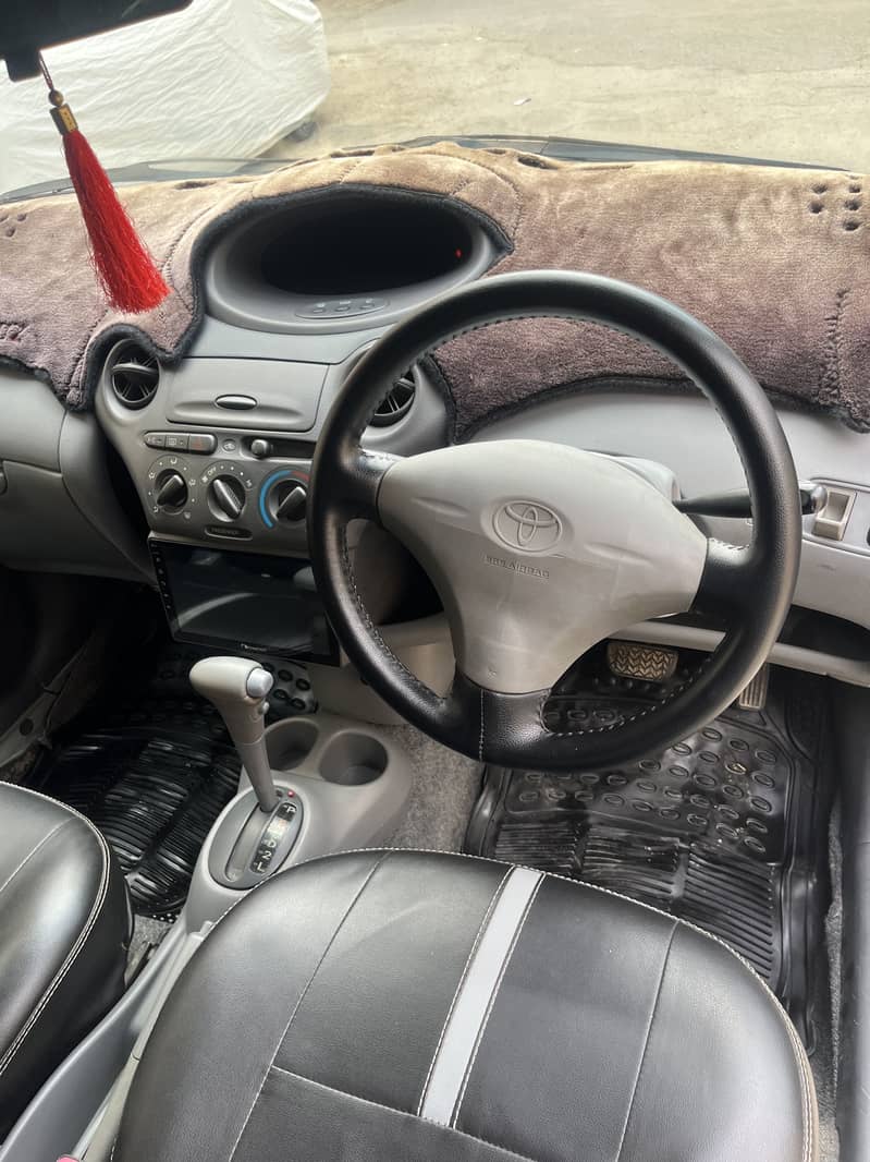 Vitz 2001 model 5