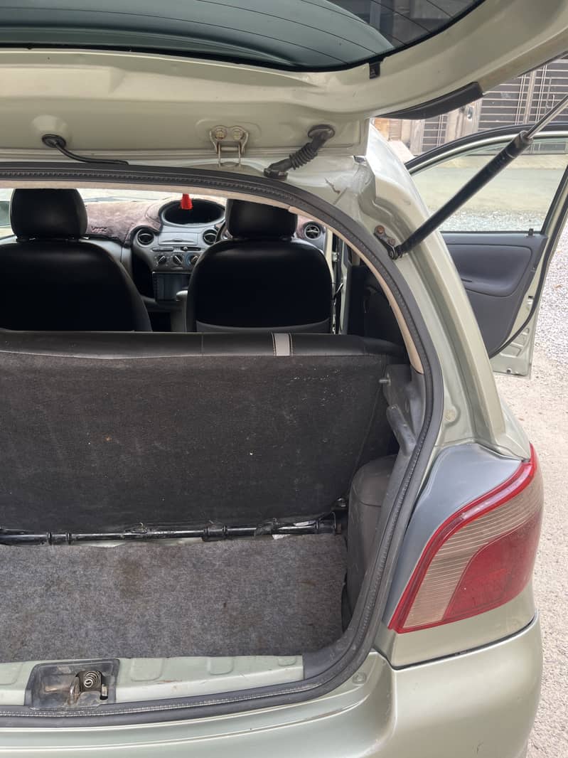 Vitz 2001 model 8