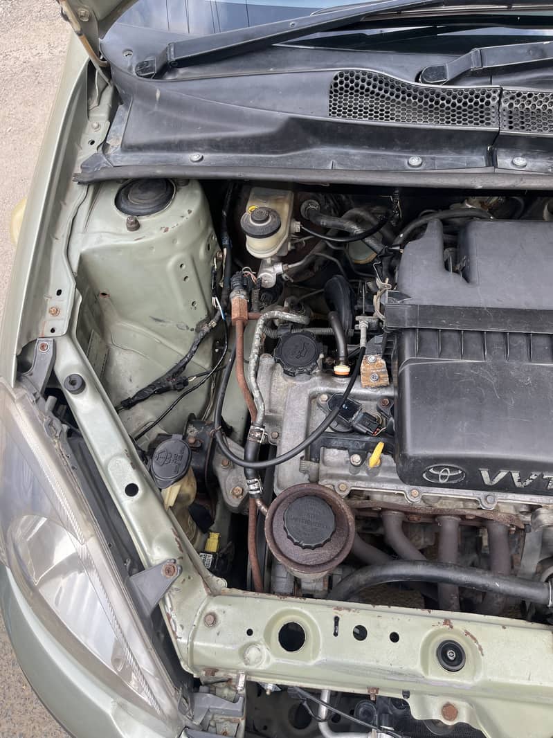 Vitz 2001 model 11