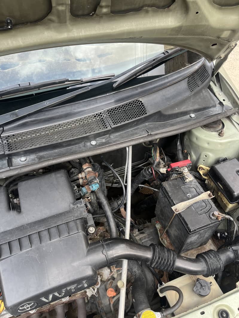 Vitz 2001 model 12
