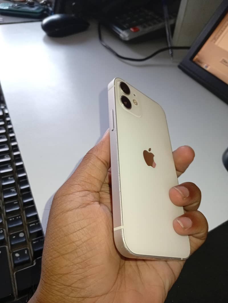 Apple iPhone 12 mini 1