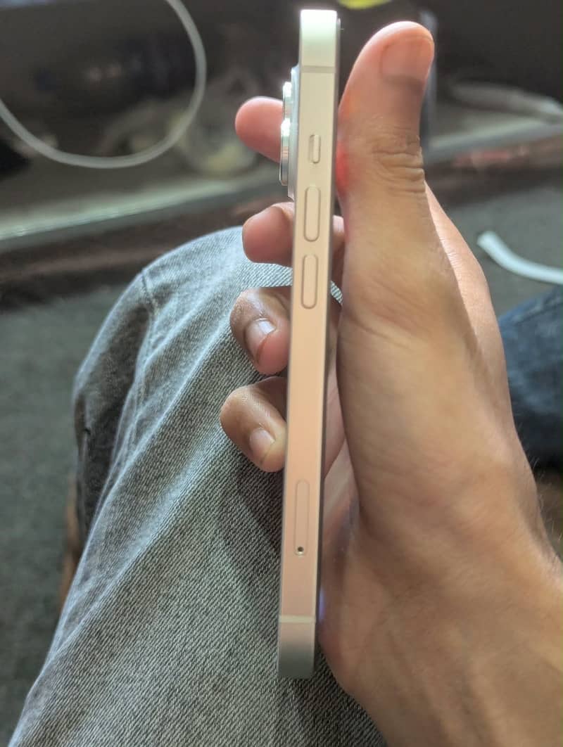 Apple iPhone 14 3