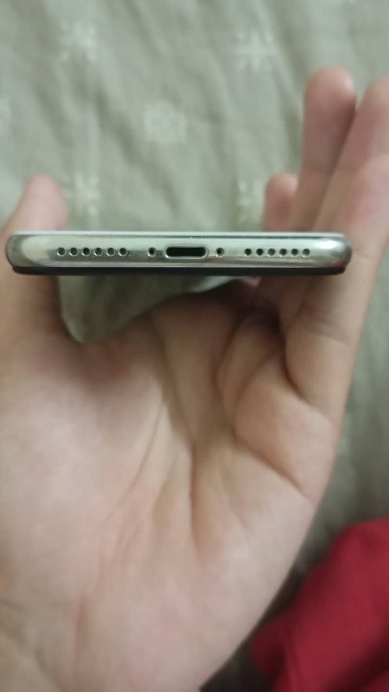 Apple iPhone X 3