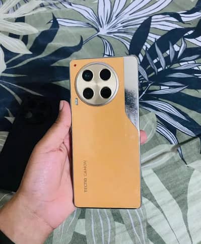 Tecno cammon 30
