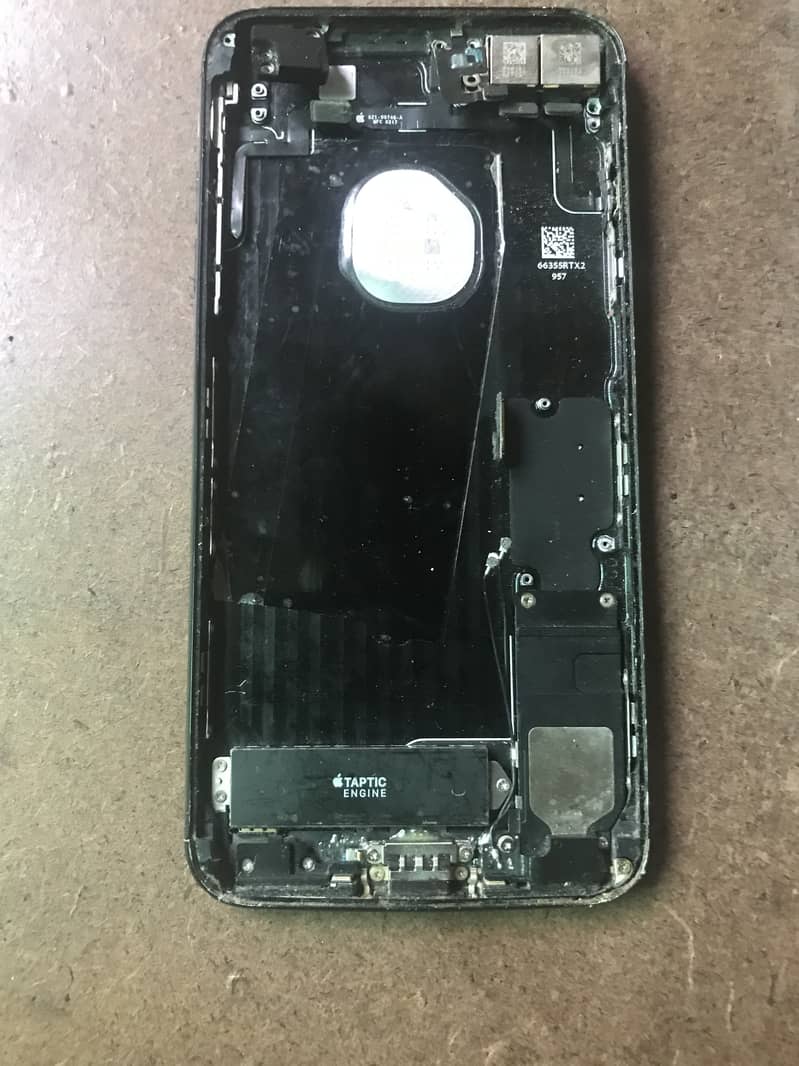 Apple iPhone 7 Plus 0