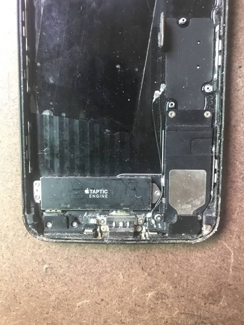 Apple iPhone 7 Plus 1